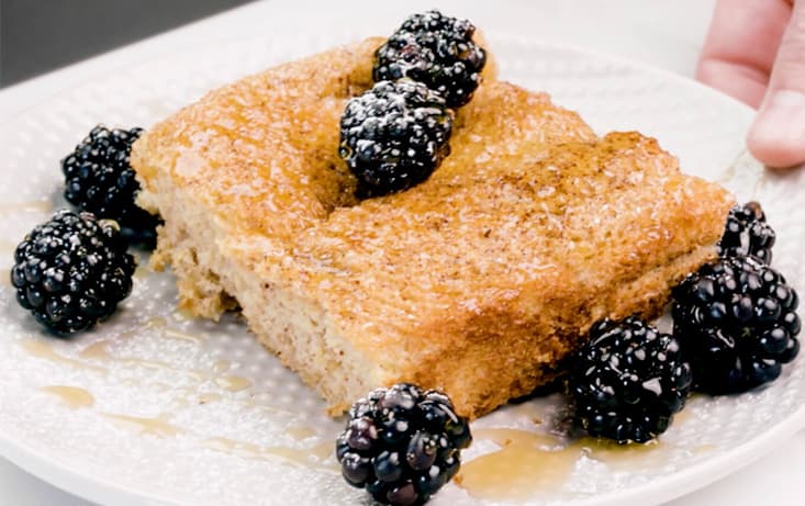 Fattiga Riddare-tårta med hjortron & jättefranska - Recept | Pågen